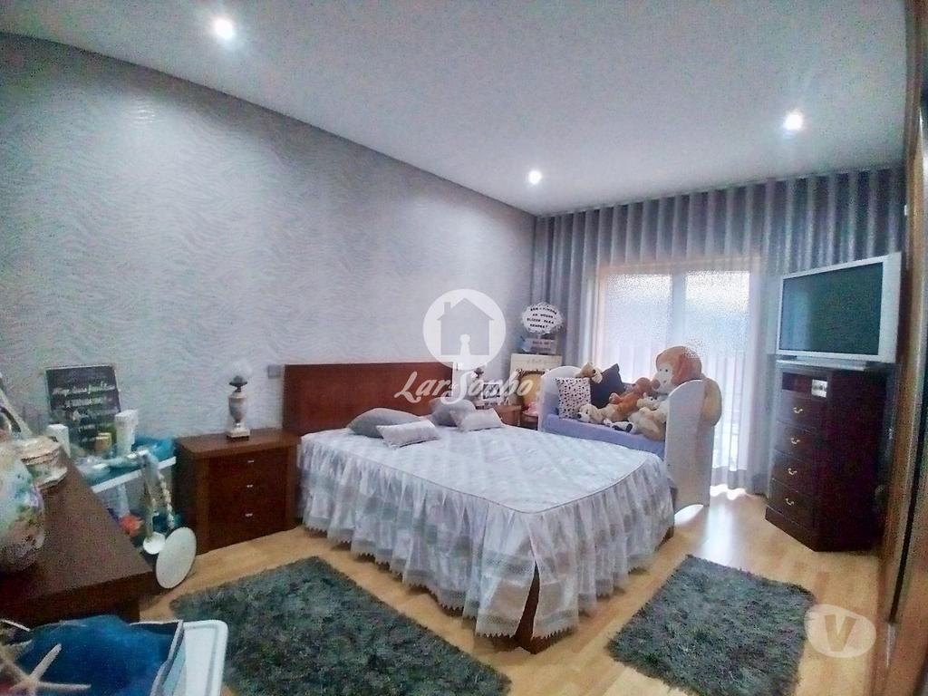Apartamentos a venda Vila Nova de Famalicão - Fotos para Moradia T4+1 com garagem e terraço em Gondifelos, Famalicão