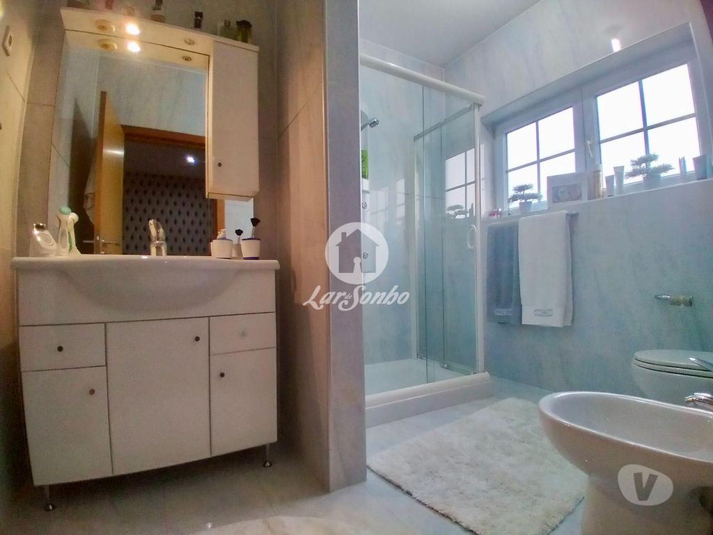 Apartamentos a venda Vila Nova de Famalicão - Fotos para Moradia T4+1 com garagem e terraço em Gondifelos, Famalicão
