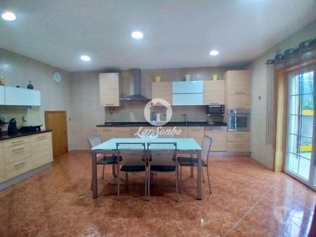Apartamentos a venda Vila Nova de Famalicão - Fotos para Moradia T4+1 com garagem e terraço em Gondifelos, Famalicão