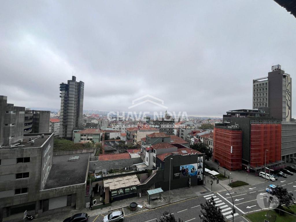 Apartamentos a venda Porto - Fotos para Apartamento T5 na Rua de Gonçalo Cristóvão - Porto (PRTBV 00480)