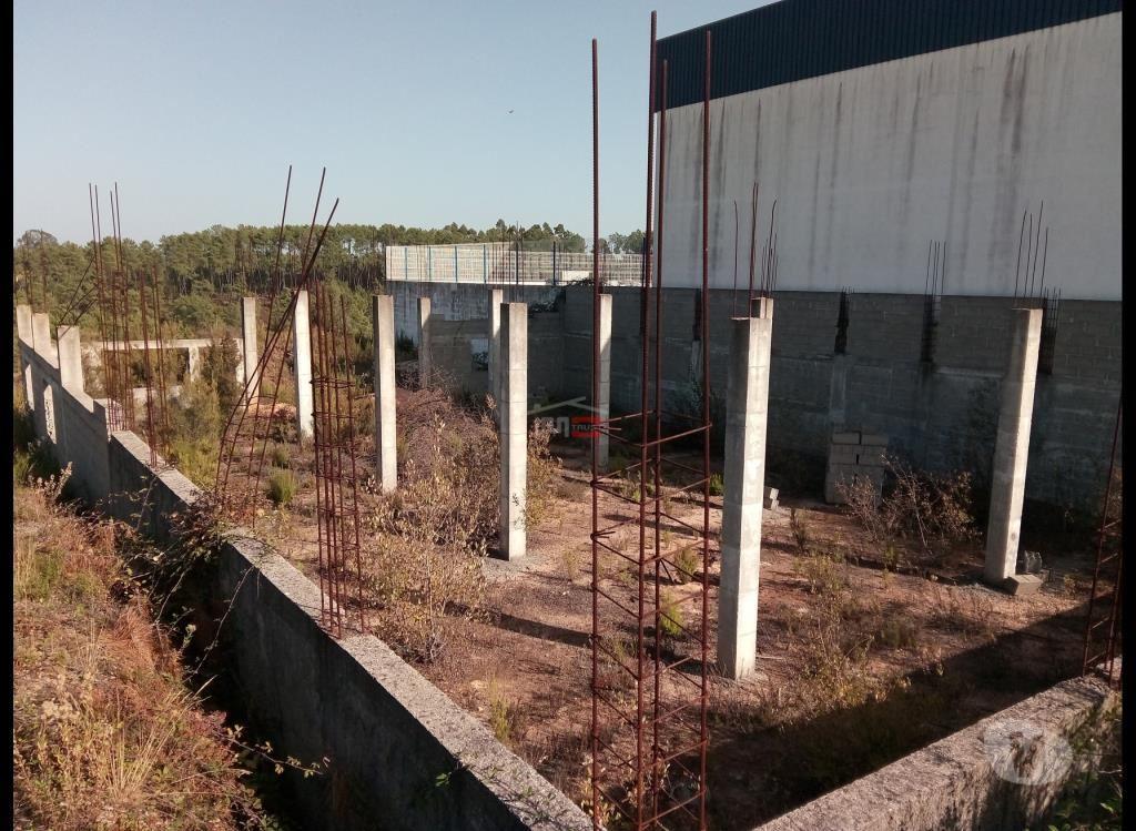 Terrenos Ourém - Fotos para Ourem-Terreno em zona industrial (1-T-18117002)