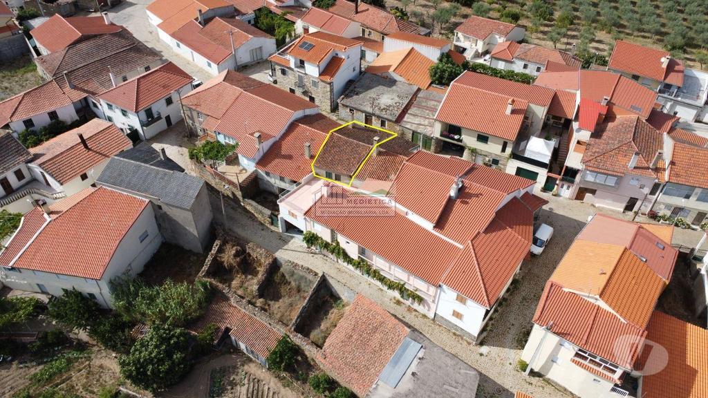 Apartamentos a venda Alfândega da Fé - Fotos para Moradia em banda, para venda, Alfandega da Fé - Cerejais