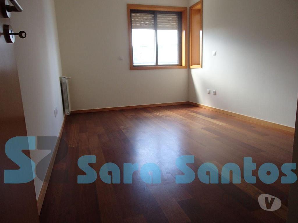 Imóveis para alugar Porto - Fotos para T2 Luxo C 2 Lugares de Garagem e Arrumo Próximo H. S. João-Porto