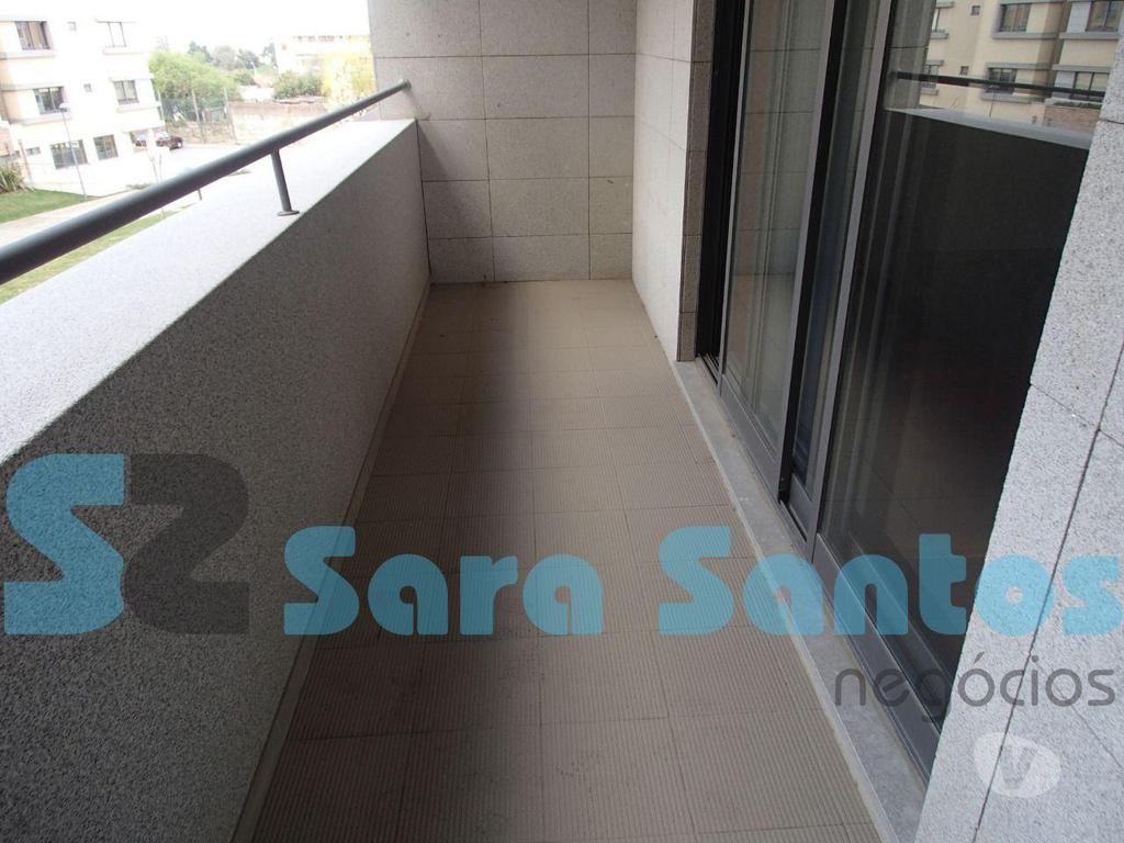 Imóveis para alugar Porto - Fotos para T2 Luxo C 2 Lugares de Garagem e Arrumo Próximo H. S. João-Porto