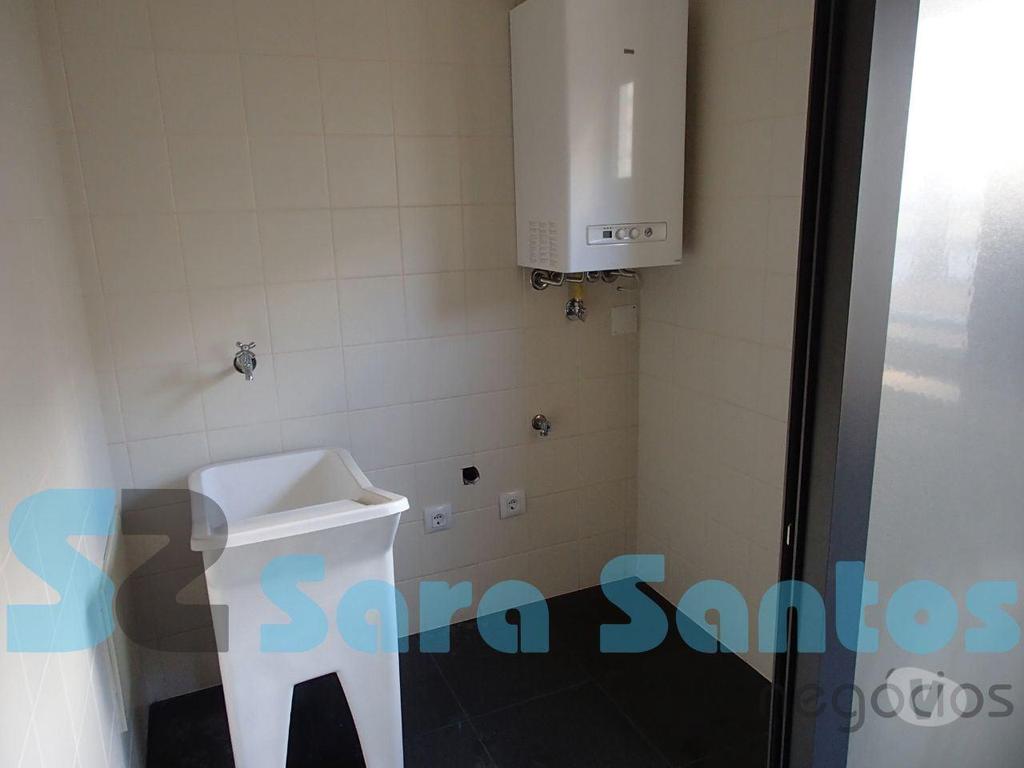Imóveis para alugar Porto - Fotos para T2 Luxo C 2 Lugares de Garagem e Arrumo Próximo H. S. João-Porto