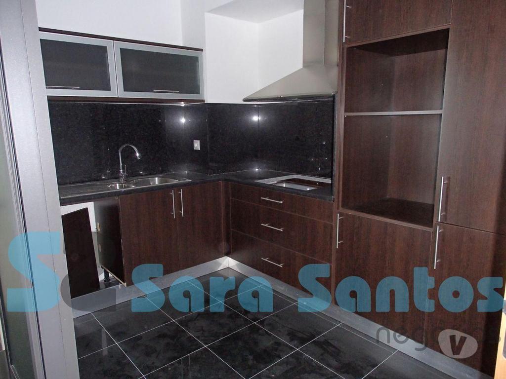 Imóveis para alugar Porto - Fotos para T2 Luxo C 2 Lugares de Garagem e Arrumo Próximo H. S. João-Porto