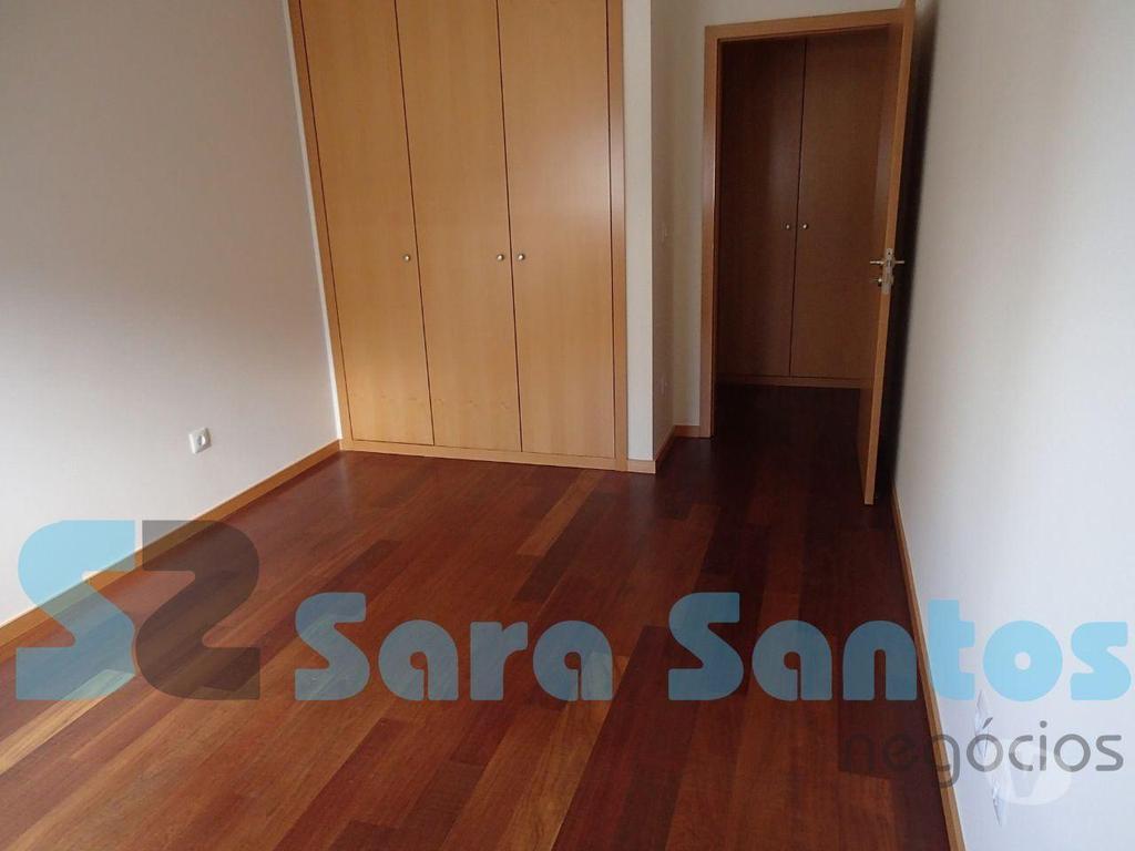 Imóveis para alugar Porto - Fotos para T2 Luxo C 2 Lugares de Garagem e Arrumo Próximo H. S. João-Porto