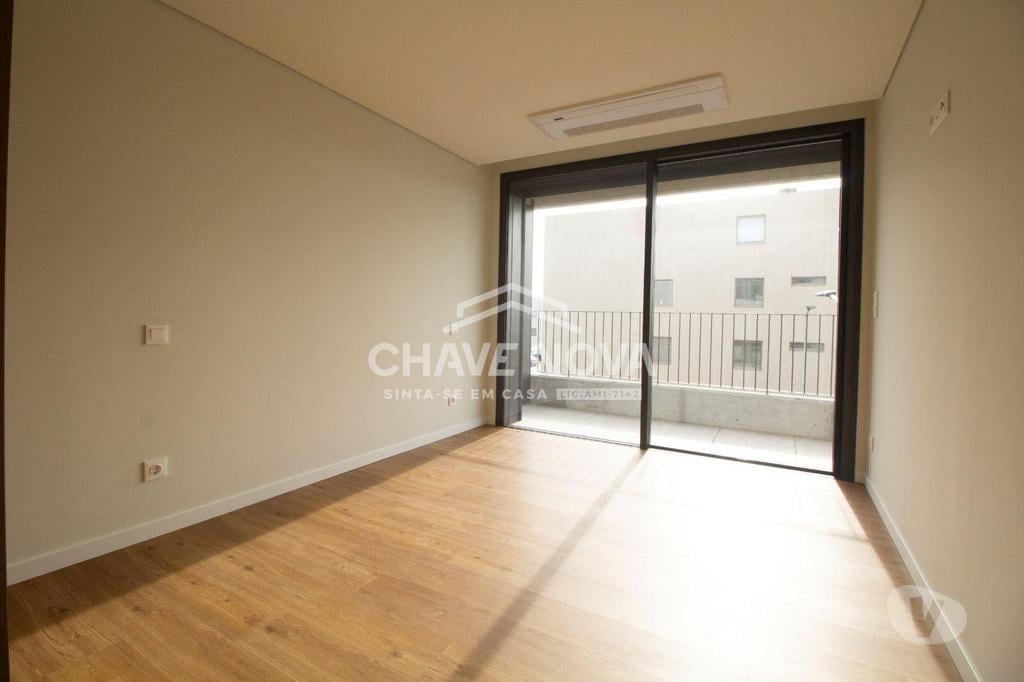 Apartamentos a venda Vila Nova de Gaia - Fotos para Vila-nova-de-gaia-T3 no edifício Lavadores Loungue (AR 04583)