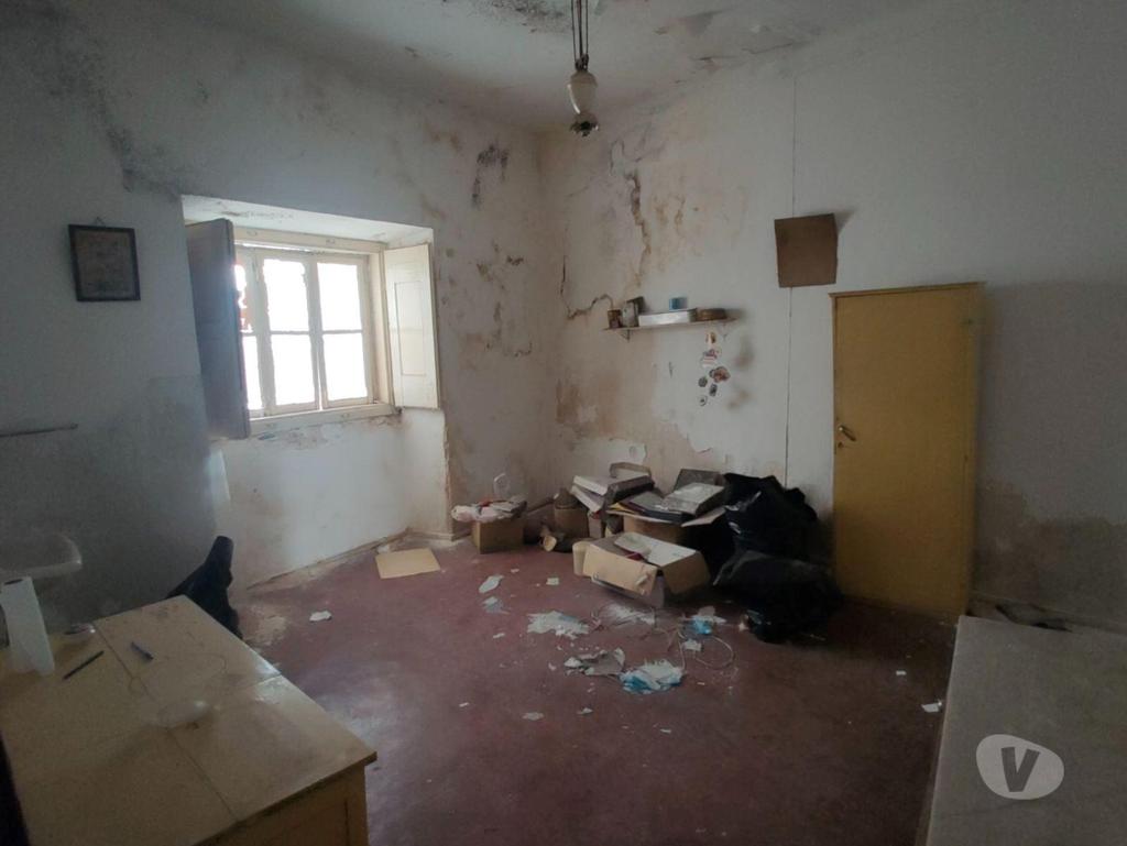 Comprar Loja Albufeira - Fotos para Antigo Consultório Médico no Centro Histórico de Albufeira