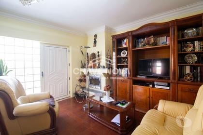 Apartamentos para vender - Fotos para Moradia V6 Bi-Familiar em Canidelo (Picão) (GN 02050)