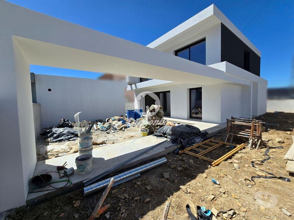 Apartamentos a venda Póvoa de Varzim - Fotos para Moradia T3 NOVA com G.F. para 1 carros em Balazar, Vila do Conde