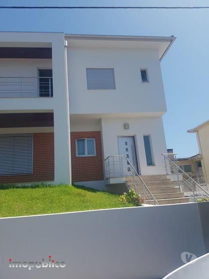 Apartamentos para alugar - Fotos para Moradia V3 de rés-do-chão e andar, localizada em Soutelo, com...