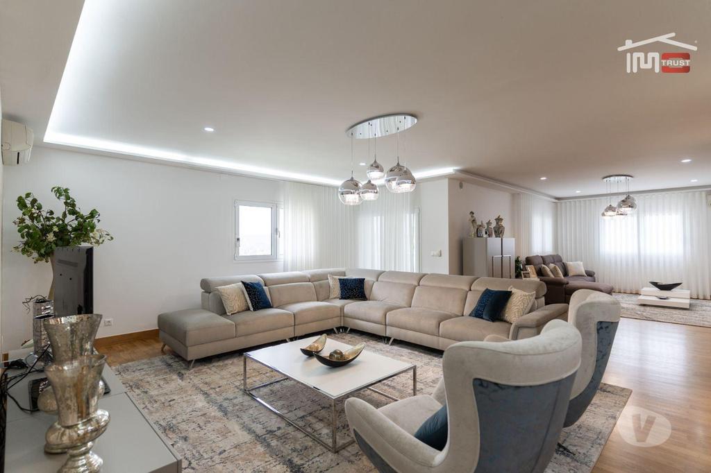 Apartamentos a venda Tomar - Fotos para Tomar-Moradia T5 em Tomar (1-M-000680)