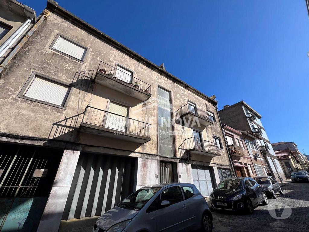 Comprar Loja Porto - Fotos para Prédio Habitacional para recuperar com projeto de arquitetura...