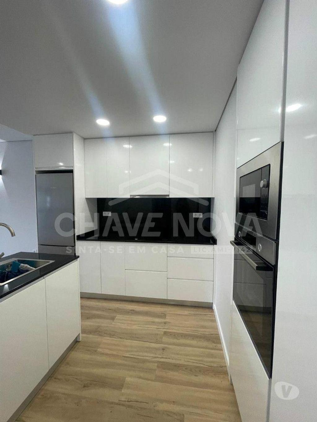 Apartamentos a venda Porto - Fotos para Apartamento T2 à venda na rua do Lindo Vale ( à Praça Marquês