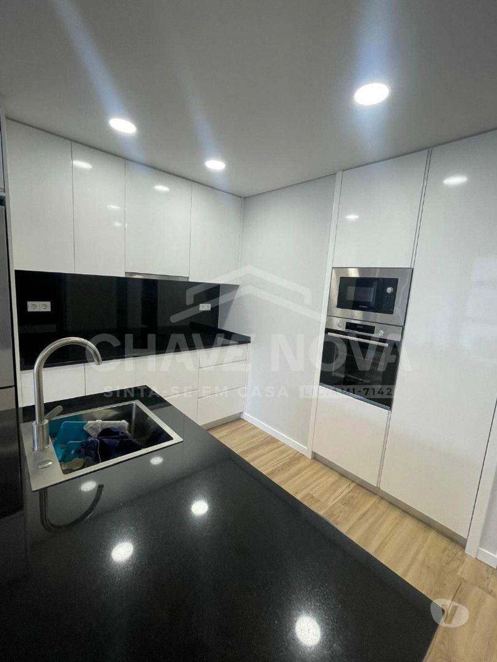 Apartamentos a venda Porto - Fotos para Apartamento T2 à venda na rua do Lindo Vale ( à Praça Marquês