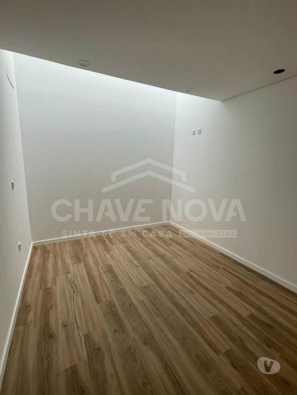Apartamentos a venda Porto - Fotos para Apartamento T2 à venda na rua do Lindo Vale ( à Praça Marquês