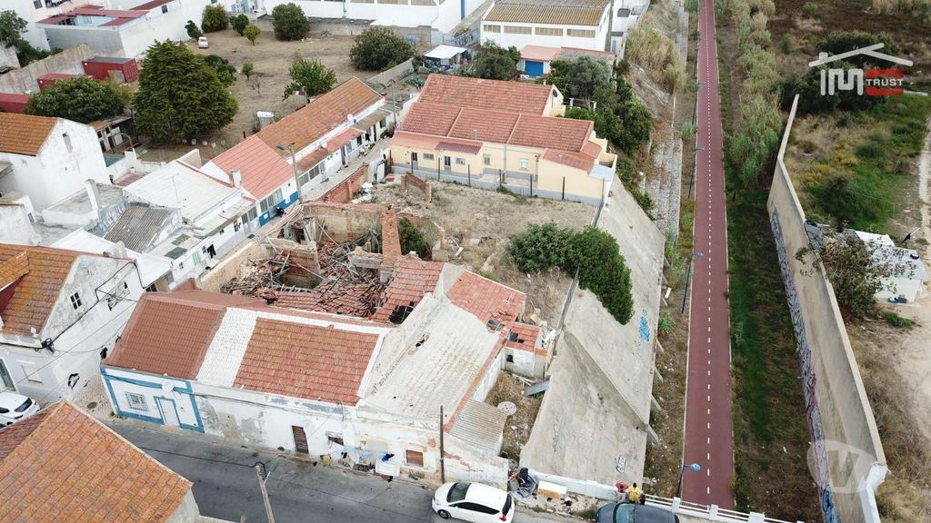 Apartamentos a venda Montijo - Fotos para Oportunidade Única: Terreno Urbanizável no Centro do Montijo com