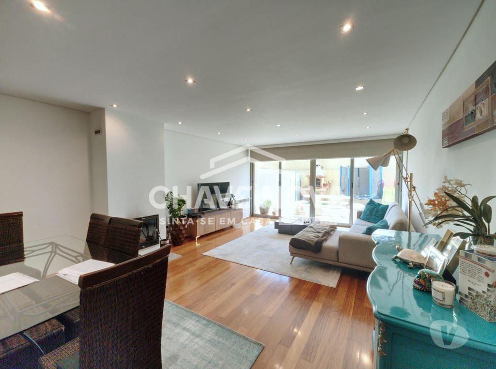 Apartamentos a venda Vila Nova de Gaia - Fotos para Moradia T3 em banda c varanda bons acessos (AR 04590)