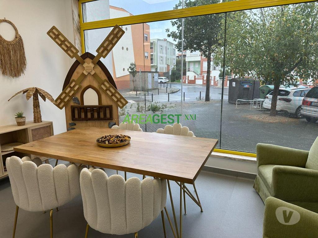 Comprar Loja Loures - Fotos para Loja com rendimento, para venda em Loures
