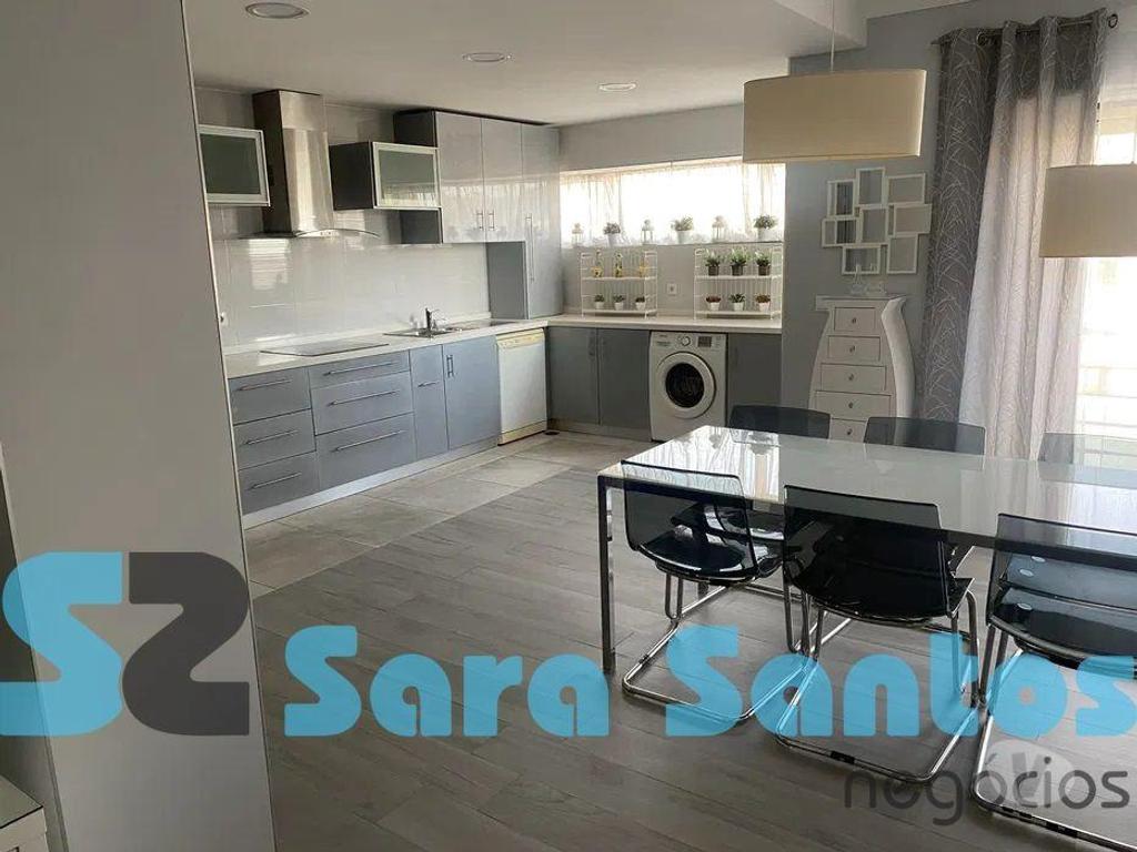 Imóveis para alugar Matosinhos - Fotos para T2 Mobilado e Cozinha Equipada próximo Norte Shopping- Sra. Hora