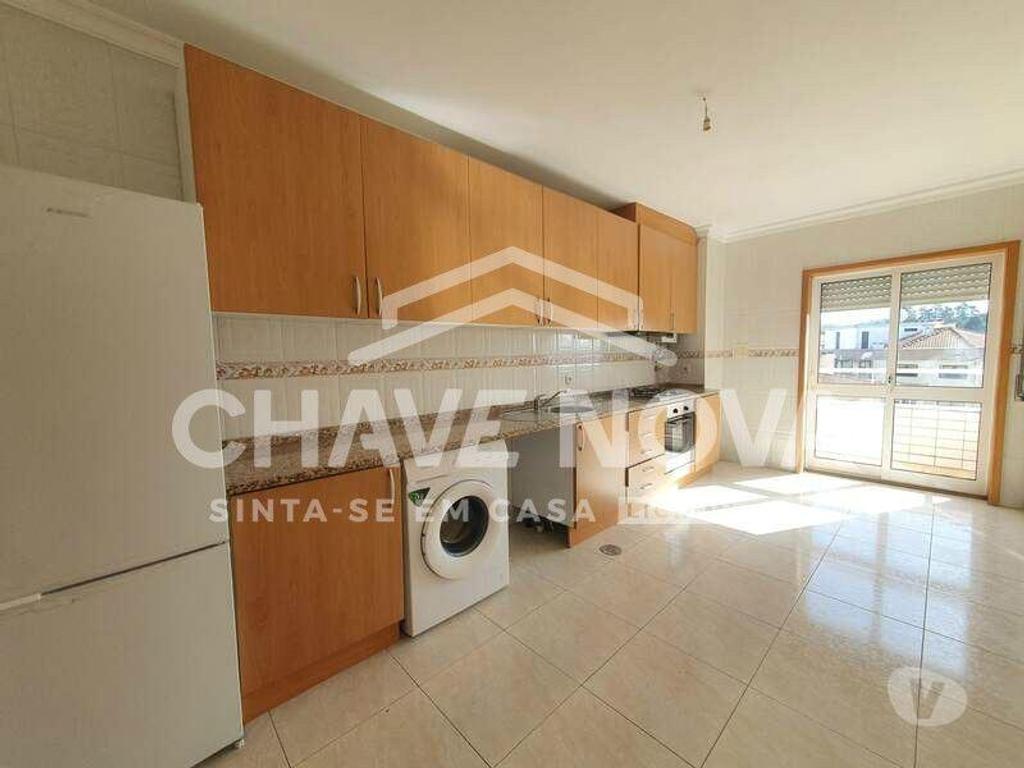 Apartamentos a venda Oliveira de Azeméis - Fotos para Apartamento T3 c varanda e garagem - Oliveira de Azeméis