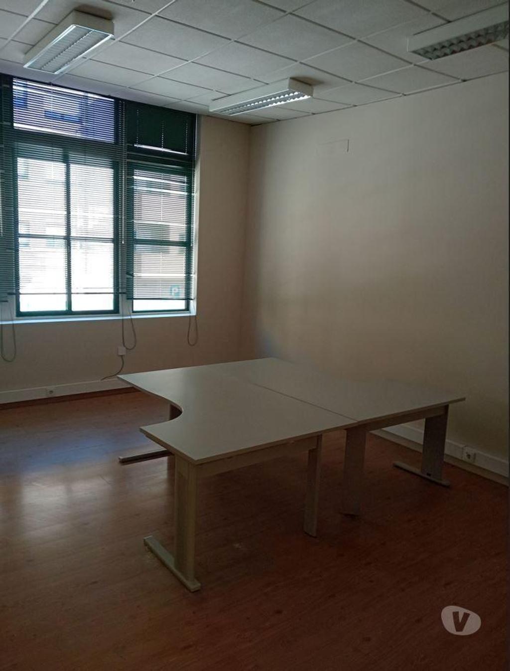 Aluguer Loja Porto - Fotos para Escritório para arrendar na zona da Areosa - Ciucunvalação