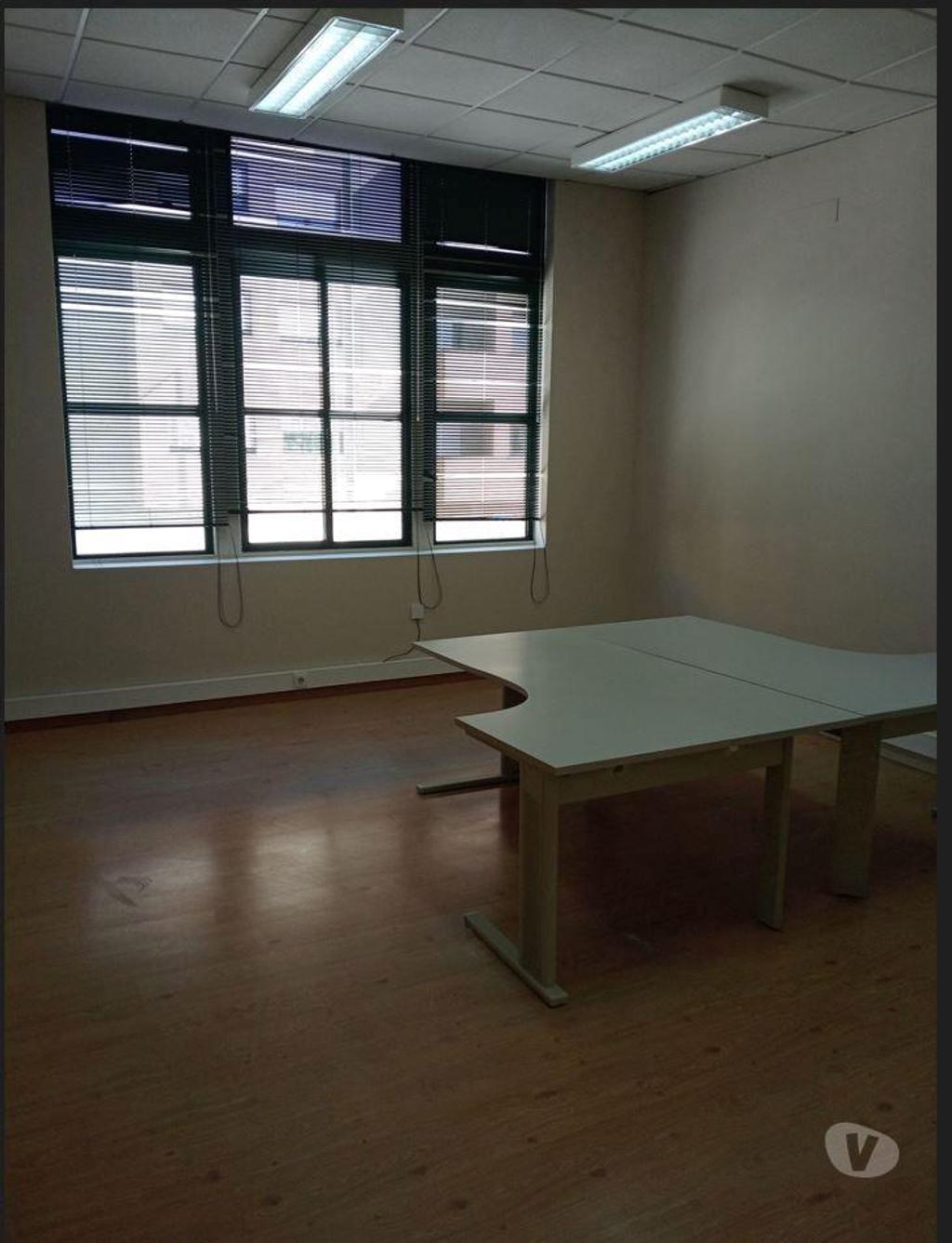 Aluguer Loja Porto - Fotos para Escritório para arrendar na zona da Areosa - Ciucunvalação
