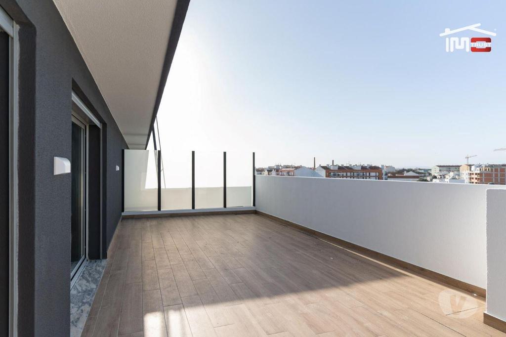 Apartamentos a venda Montijo - Fotos para Deslumbrante Duplex T3+1 c 2 Terraços e Garagem Box Fechada