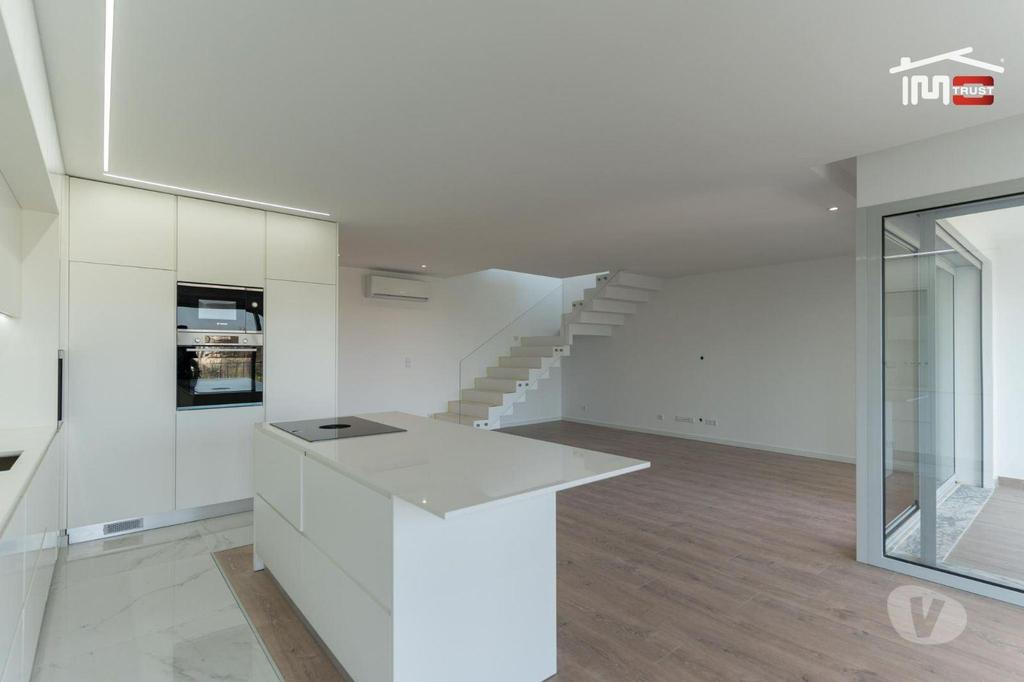 Apartamentos a venda Montijo - Fotos para Deslumbrante Duplex T3+1 c 2 Terraços e Garagem Box Fechada