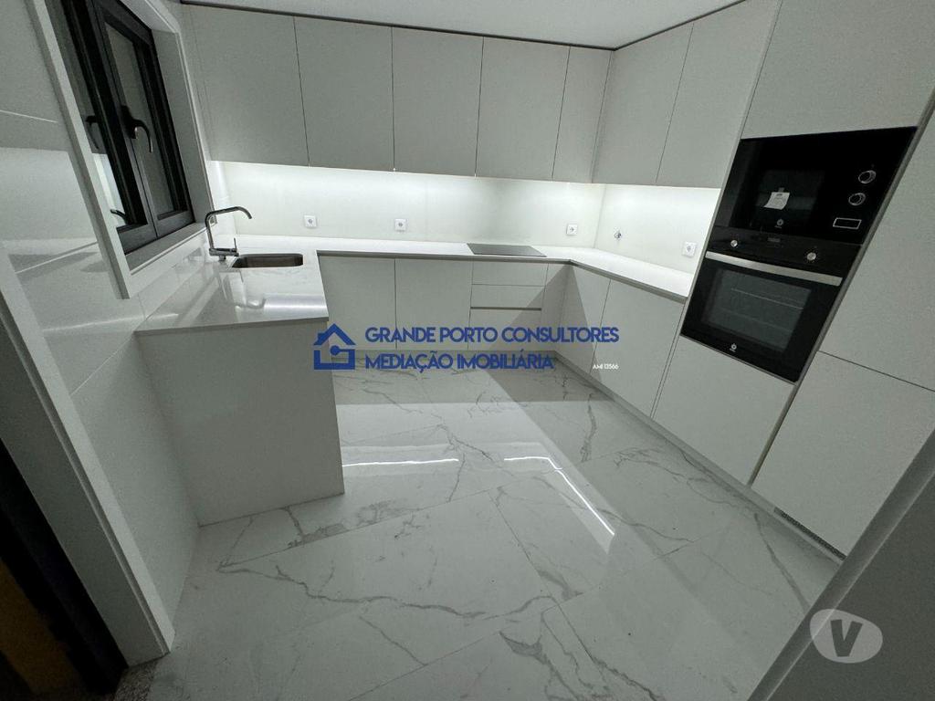 Apartamentos a venda Maia - Fotos para Maia-Moradia T3 Nogueira junto ( Maia Jardim Shoping ) (M-00736)