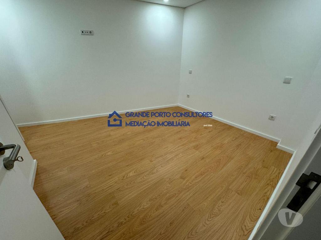 Apartamentos a venda Maia - Fotos para Maia-Moradia T3 Nogueira junto ( Maia Jardim Shoping ) (M-00736)
