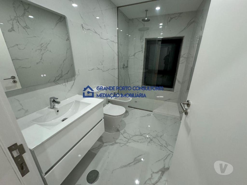Apartamentos a venda Maia - Fotos para Maia-Moradia T3 Nogueira junto ( Maia Jardim Shoping ) (M-00736)