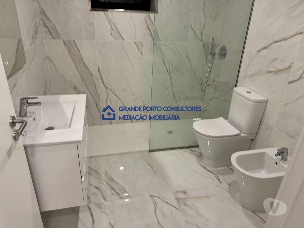 Apartamentos a venda Maia - Fotos para Maia-Moradia T3 Nogueira junto ( Maia Jardim Shoping ) (M-00736)