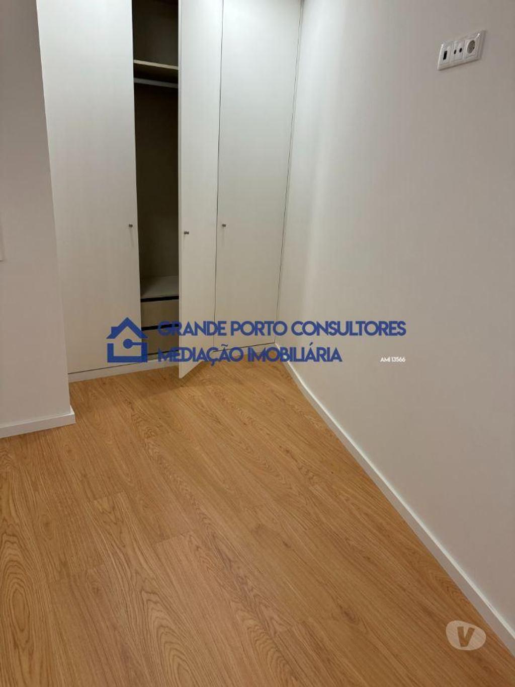 Apartamentos a venda Maia - Fotos para Maia-Moradia T3 Nogueira junto ( Maia Jardim Shoping ) (M-00736)