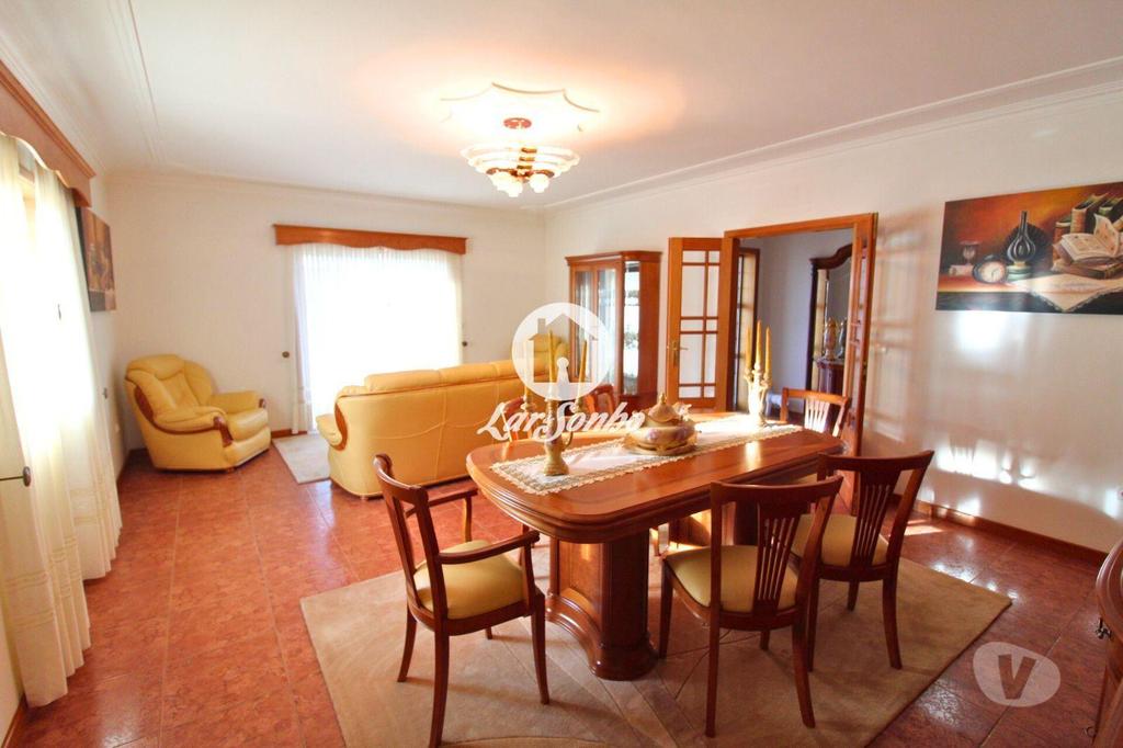 Apartamentos a venda Barcelos - Fotos para Moradia individual T4 com garagem fechada e jardim em Barcelos