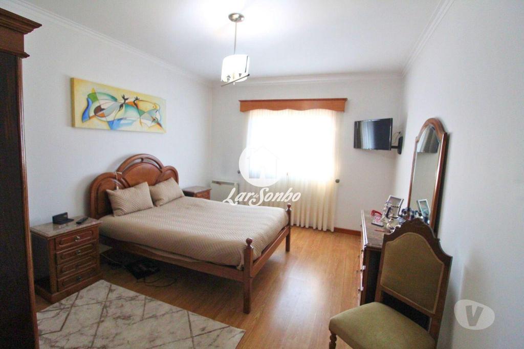 Apartamentos a venda Barcelos - Fotos para Moradia individual T4 com garagem fechada e jardim em Barcelos
