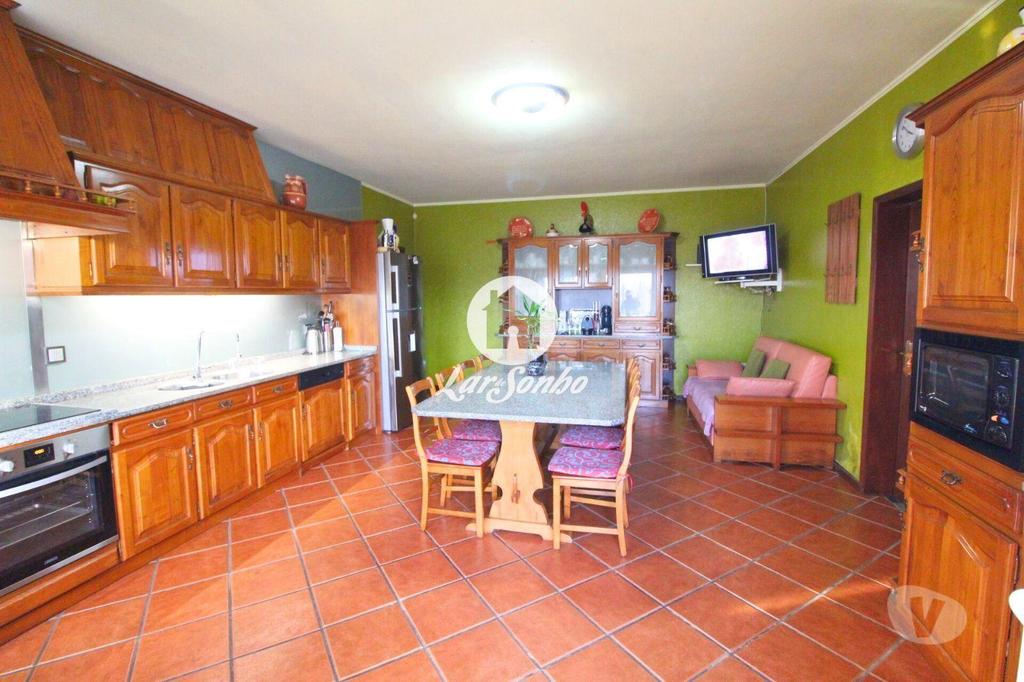 Apartamentos a venda Barcelos - Fotos para Moradia individual T4 com garagem fechada e jardim em Barcelos