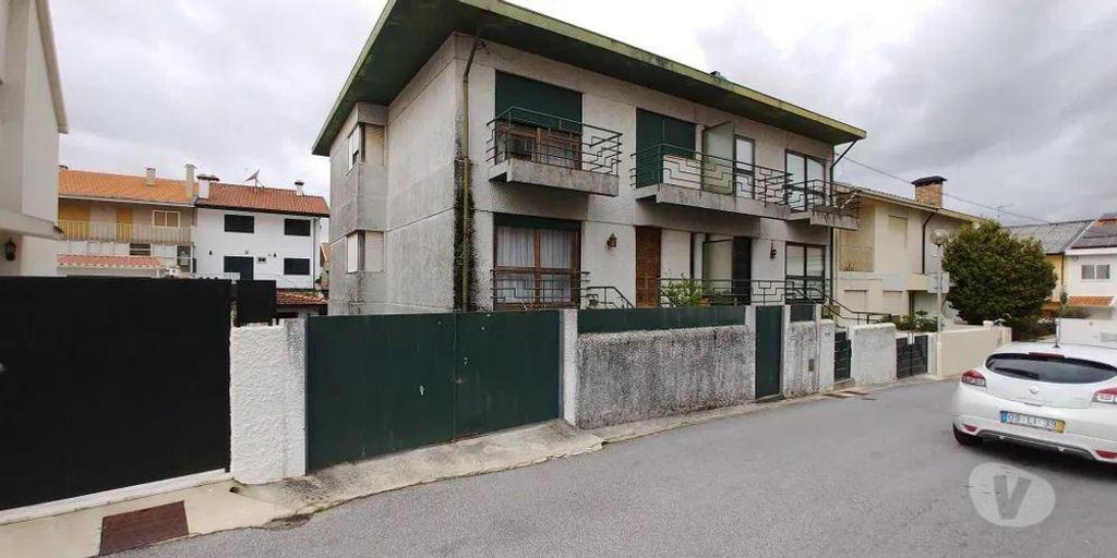 Apartamentos a venda Matosinhos - Fotos para Matosinhos-Moradia T4 C Jardim e Garagem- Matosinhos (SS0784)