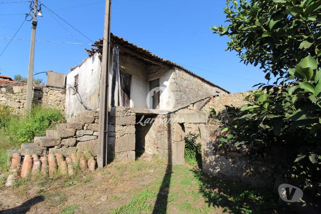 Apartamentos a venda Barcelos - Fotos para Moradia para restauro com projecto aprovado (265-M-01363)