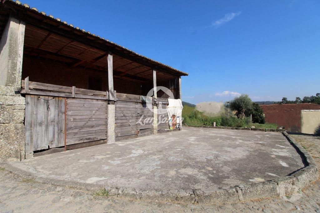 Apartamentos a venda Barcelos - Fotos para Moradia para restauro com projecto aprovado (265-M-01363)