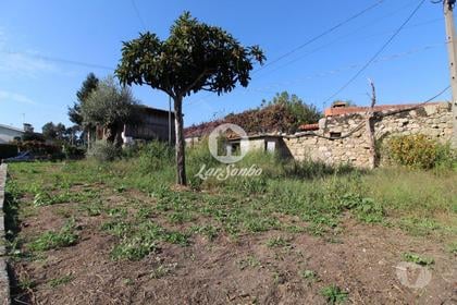 Apartamentos a venda - Fotos para Moradia para restauro com projecto aprovado (265-M-01363)