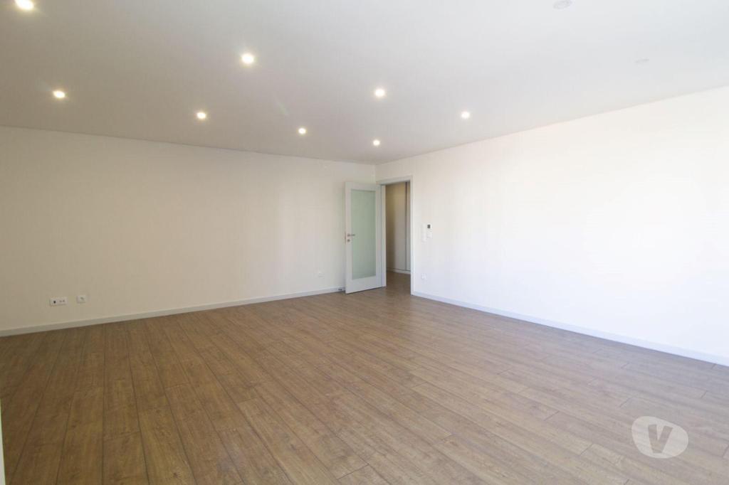 Apartamentos a venda Porto - Fotos para Porto-T3 Novo na Avenida da Boavista (LUX 00152)