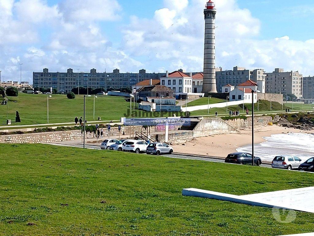 Apartamentos a venda Matosinhos - Fotos para Edifício, Moradia Antiga, frente Mar, marginal Leça-Perafita.