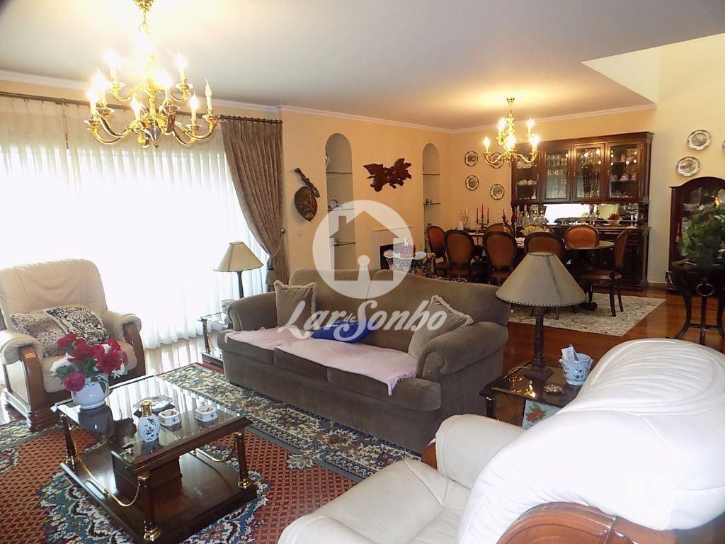 Apartamentos a venda Póvoa de Varzim - Fotos para Moradia M4 c garagem fechada a 5 minutos do centro (240-M-17927)