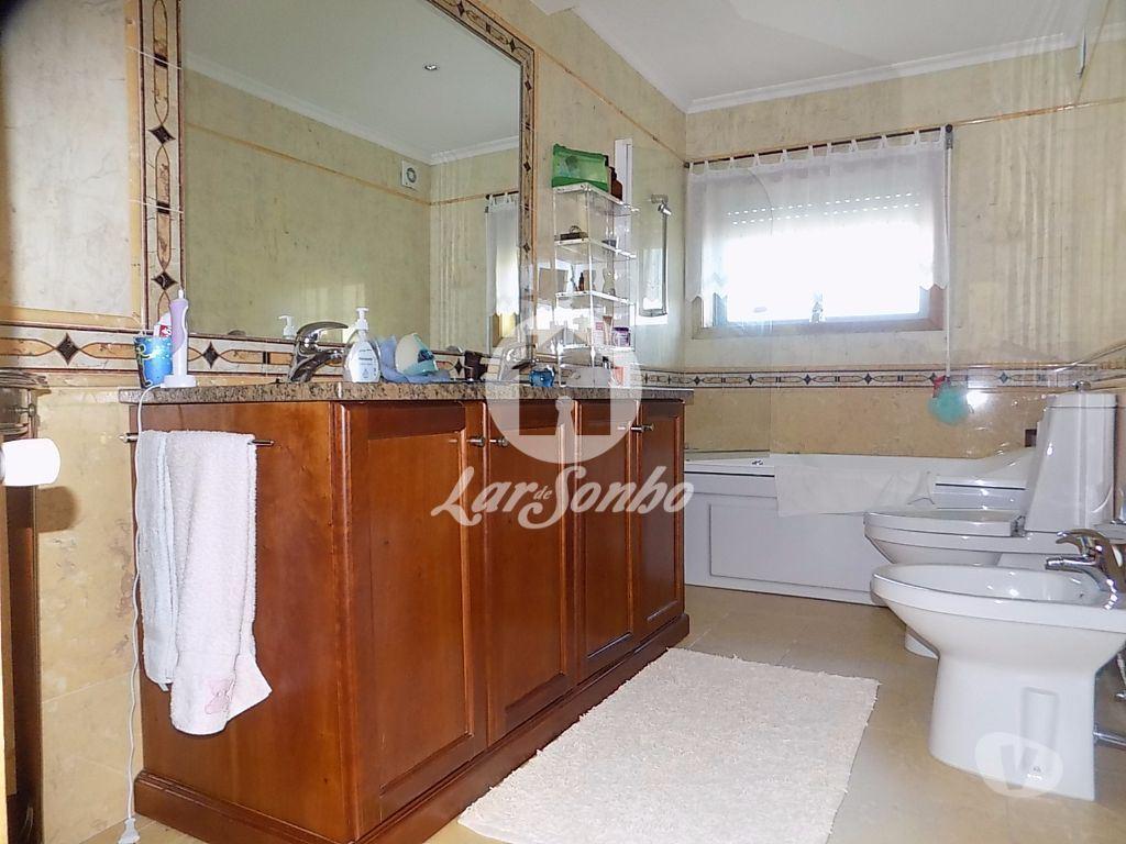 Apartamentos a venda Póvoa de Varzim - Fotos para Moradia M4 c garagem fechada a 5 minutos do centro (240-M-17927)