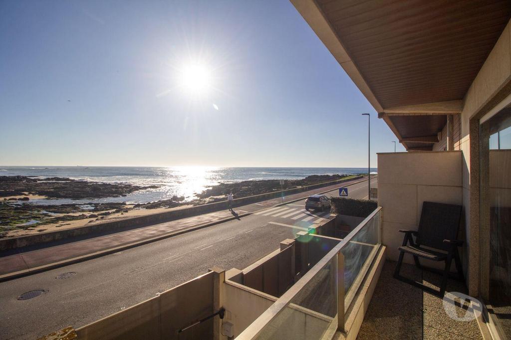 Apartamentos a venda Matosinhos - Fotos para Moradia V3, em primeira linha de mar, no Cabo do Mundo.