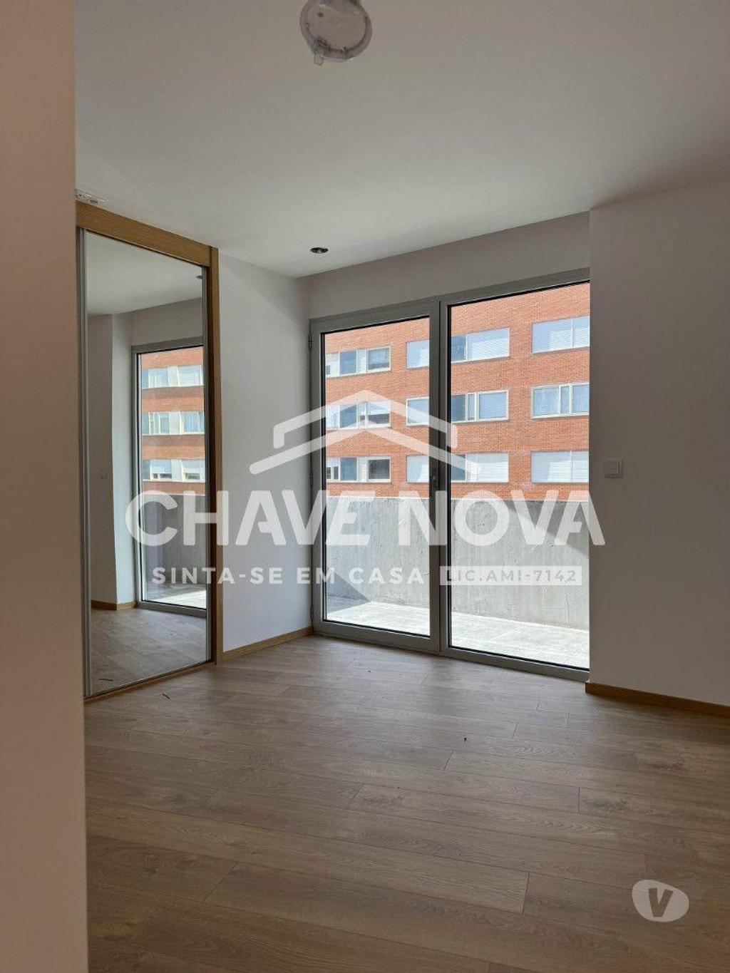 Imóveis para alugar Porto - Fotos para Arrendamento T2 novo c 2 lugares de garagem no Porto