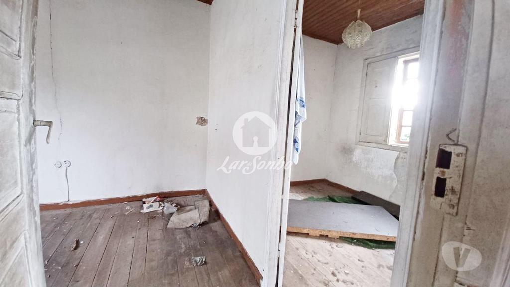 Apartamentos a venda Vila Nova de Famalicão - Fotos para Moradia T2 para RESTAURO c 1.112m2 em Delães - Vila Nova de