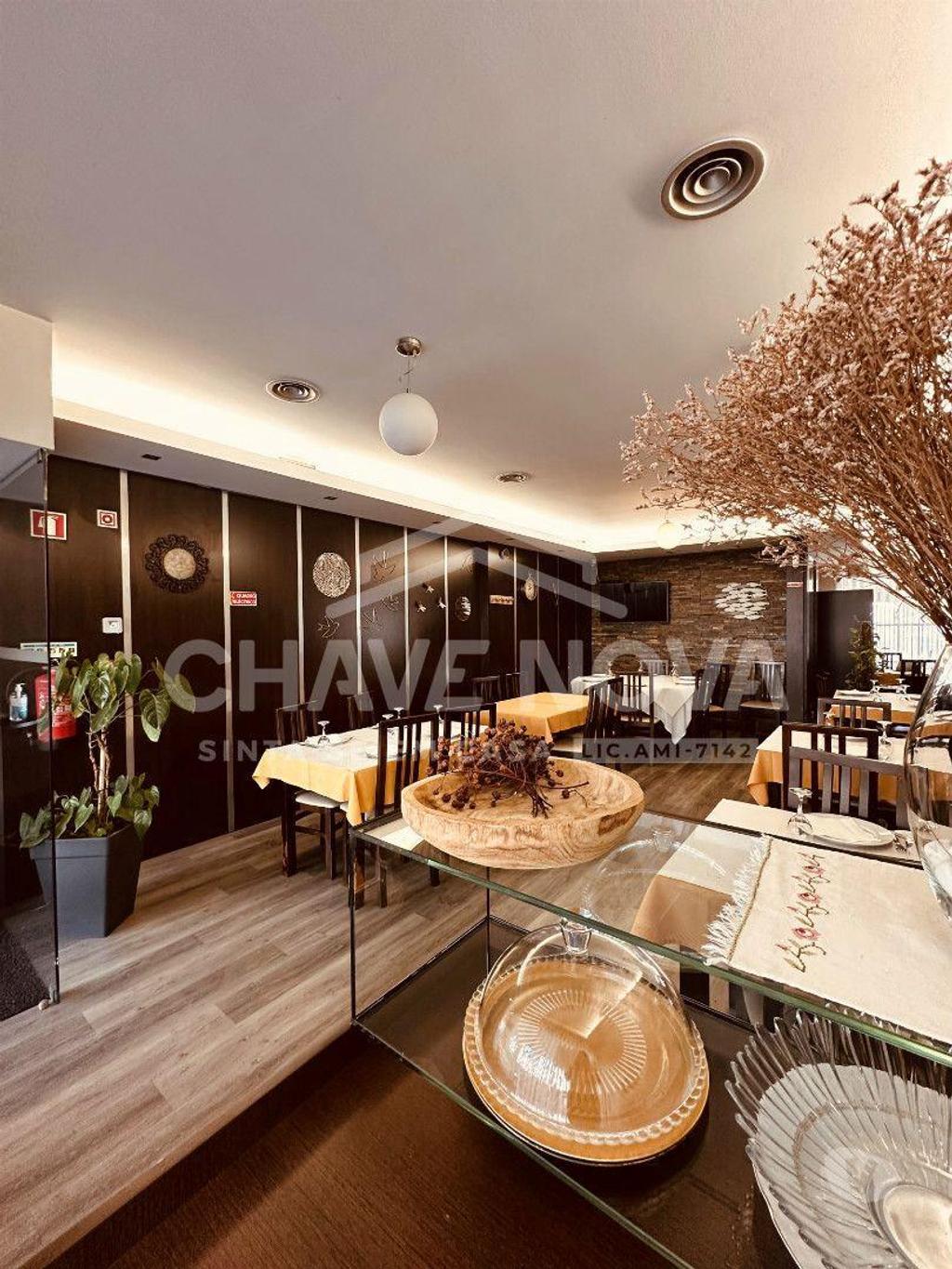 Comprar Loja Braga - Fotos para Trespasse de Restaurante com esplanada em Braga